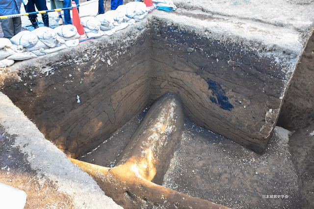 滝の城平成28年度の発掘調査で見つかった堀障子